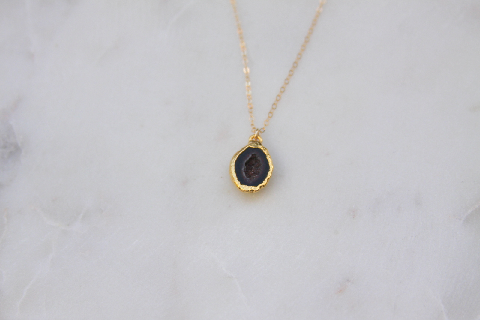 Black Stone Necklace – Gold | Reija 